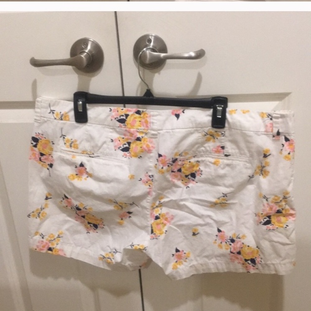 Mini Shorts - Picture 5 of 5